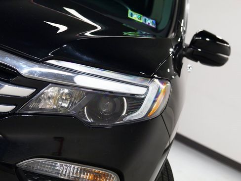 Used 2016 Honda Pilot Touring image 7