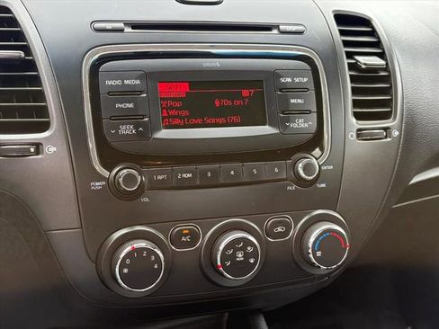 Used 2018 Kia Forte LX image 9