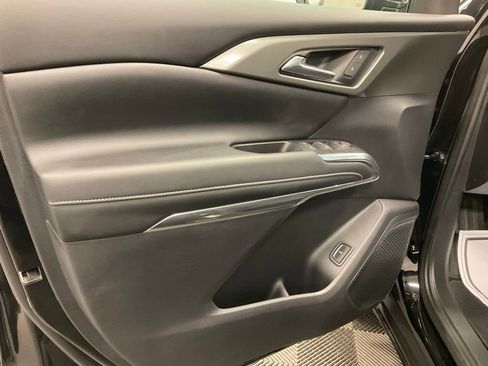 Used 2024 Chevrolet Traverse LT image 12