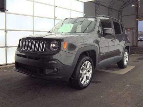 Used 2017 Jeep Renegade Latitude image 19