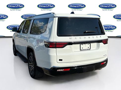Used 2024 Jeep Wagoneer L Series II RWD image 5