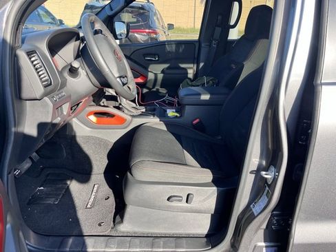 Used 2024 Nissan Frontier Pro-X image 7