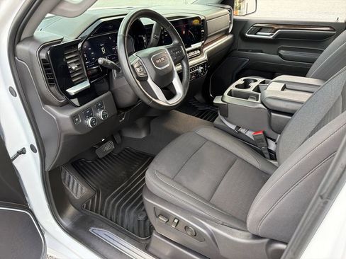 Used 2024 GMC Sierra 1500 Elevation image 2