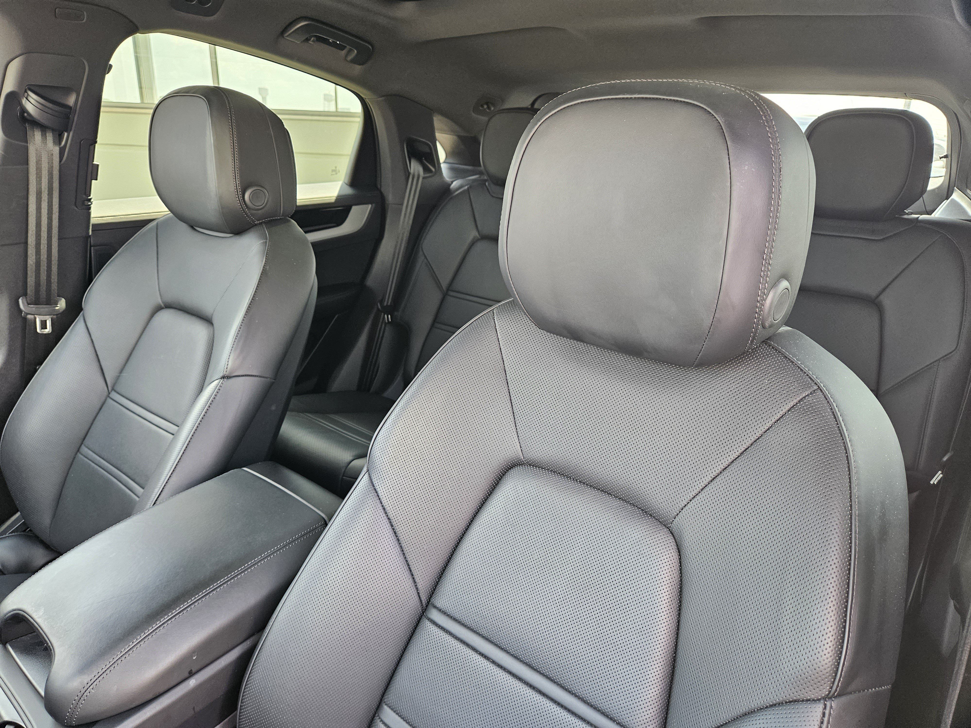 Certified 2024 Porsche Cayenne Coupe AWD/4WD image 6