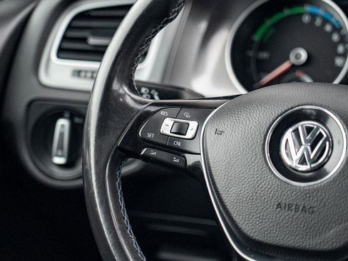 Used 2016 Volkswagen e-Golf SEL Premium image 21