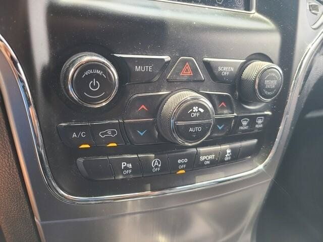 Used 2019 Jeep Grand Cherokee Laredo AWD/4WD image 18