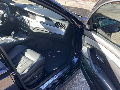 Used 2013 BMW M5 image 10