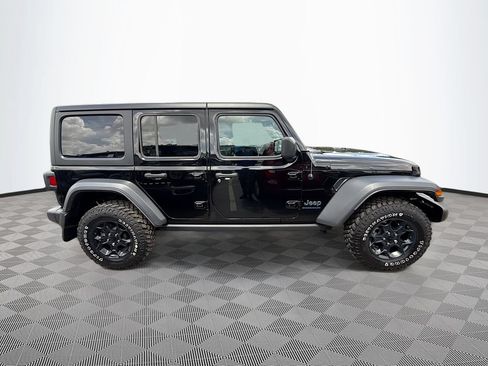 Used 2023 Jeep Wrangler Unlimited w/ 8.4" Radio Group AWD/4WD image 5