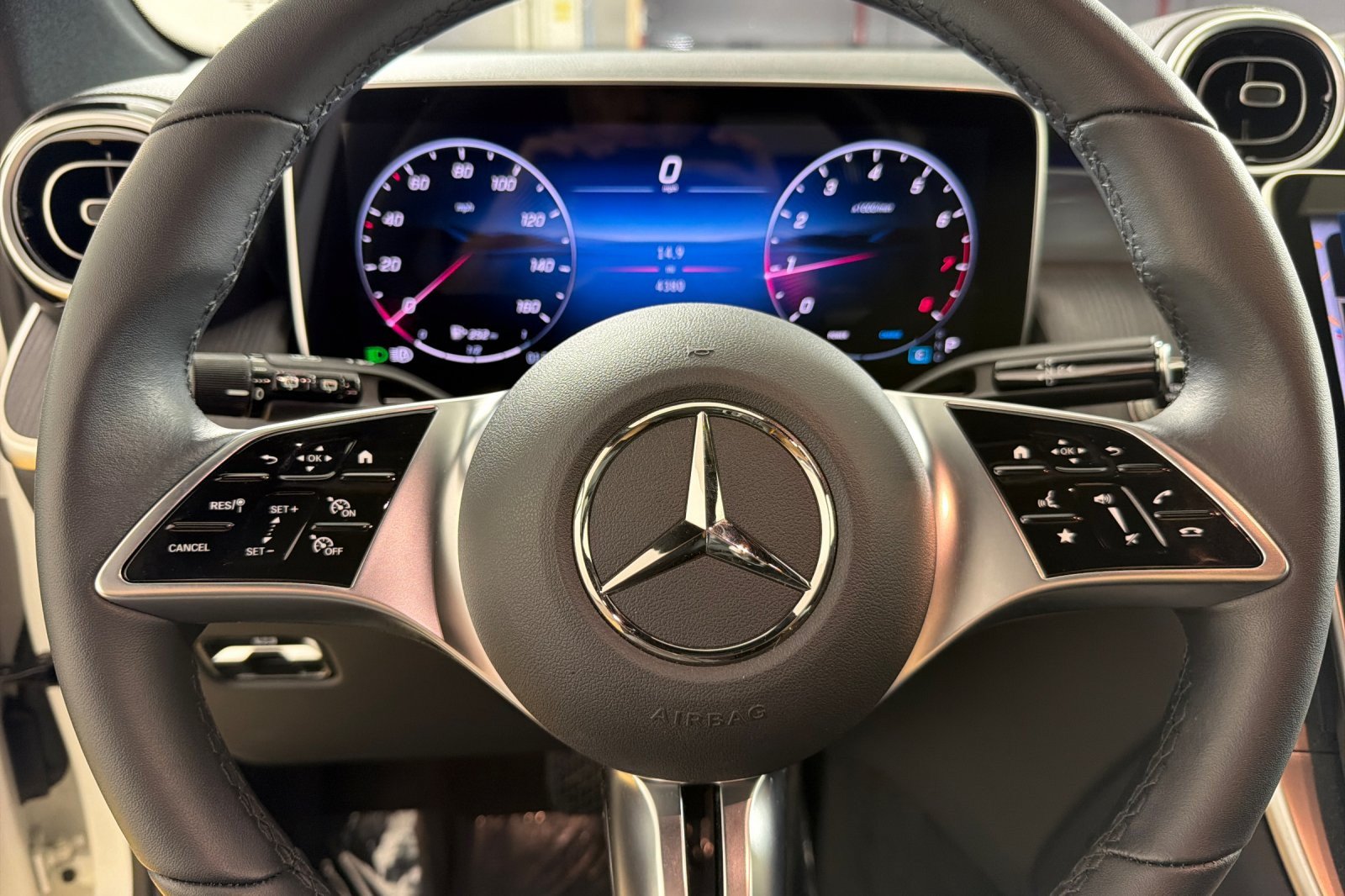 Used 2026 Mercedes-Benz GLC 300 image 21