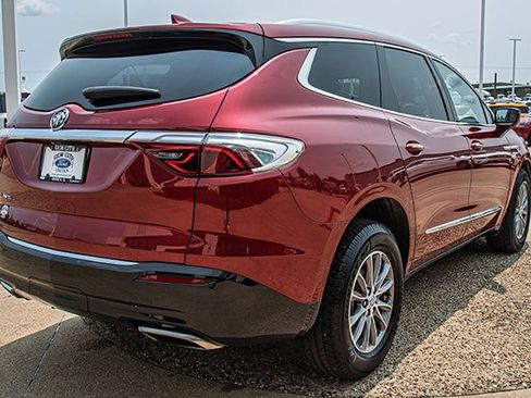 Used 2024 Buick Enclave Premium image 4