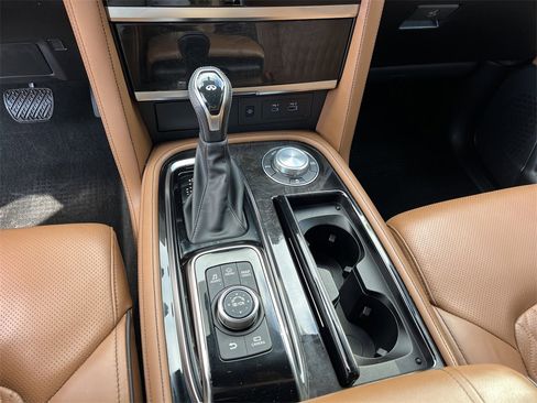 Used 2024 INFINITI QX80 Sensory w/ All-Season Package image 30