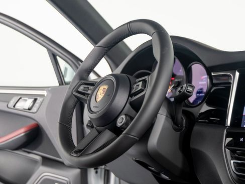 New 2026 Porsche Macan Turbo image 30