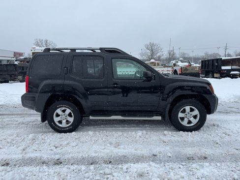 Used 2013 Nissan Xterra 4WD image 6
