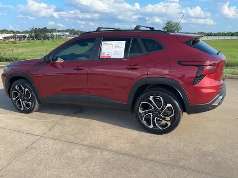 Used 2025 Chevrolet Trax RS w/ Driver Confidence Package FWD image 6