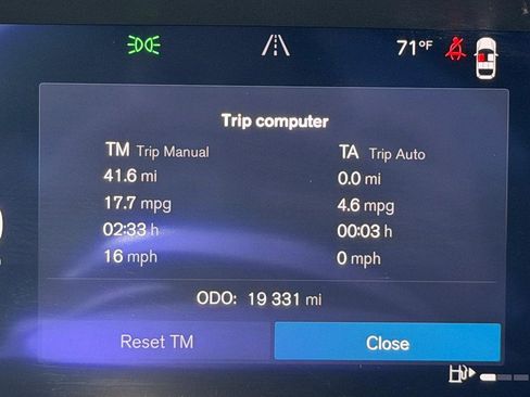 Certified 2025 Volvo V60 B5 Cross Country Plus AWD/4WD image 20