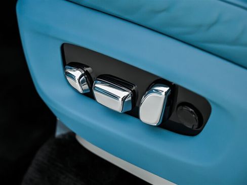 Used 2023 Rolls-Royce Cullinan AWD/4WD image 22