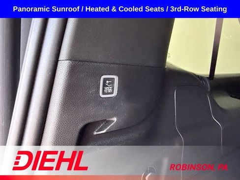 Used 2023 Jeep Wagoneer L 4WD w/ Premium Group I image 12