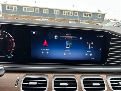 Used 2024 Mercedes-Benz GLS 450 4MATIC image 17