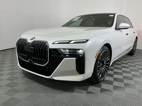 Certified 2025 BMW 760i xDrive w/ Luxury Rear Seating Package AWD/4WD image 2