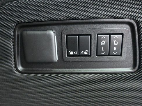 Used 2023 Cadillac Escalade Sport Platinum w/ LPO, ONYX Package image 20