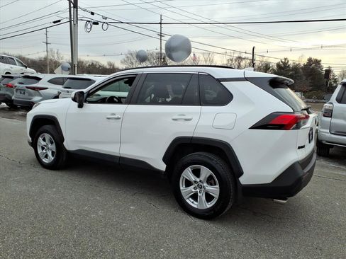 Used 2019 Toyota RAV4 XLE image 4