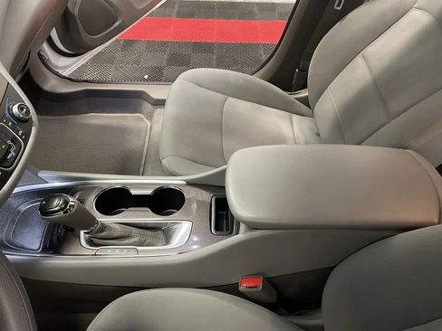 Used 2020 Chevrolet Malibu LS w/ Driver Confidence Package II image 31