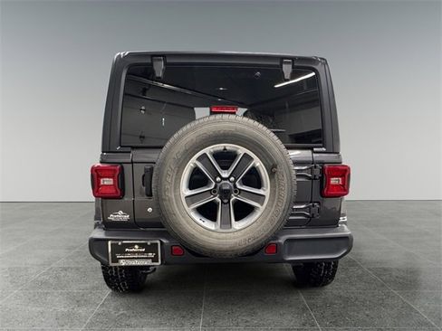 Used 2018 Jeep Wrangler Unlimited Sahara image 23