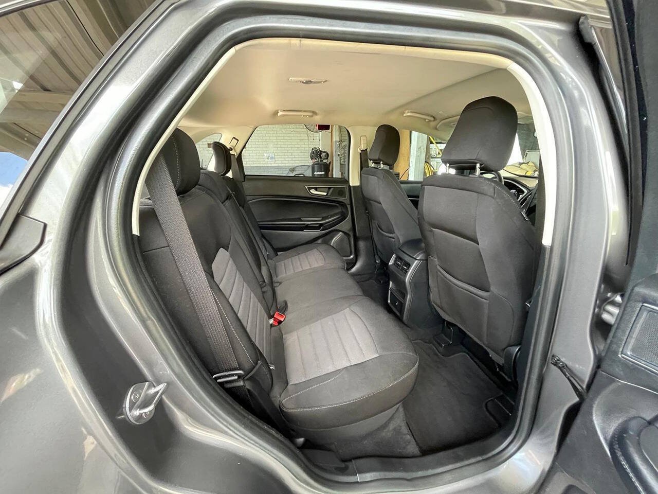 Used 2021 Ford Edge SE FWD image 7
