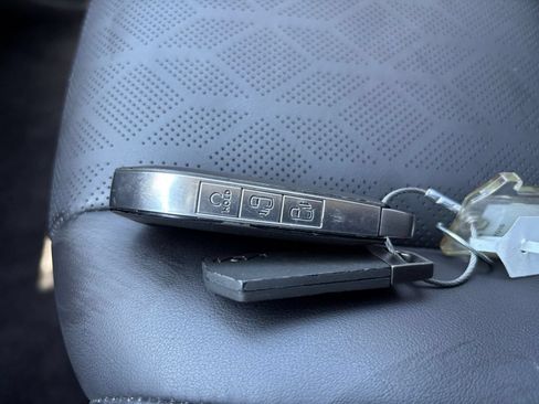 Used 2026 Kia Carnival FWD image 27