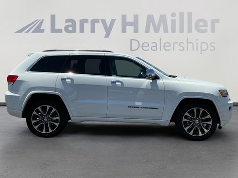 Used 2018 Jeep Grand Cherokee Overland RWD image 6