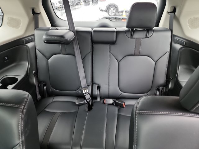 Used 2025 Honda Pilot Touring image 10