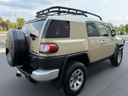 Used 2014 Toyota FJ Cruiser 4WD w/ Convenience Package image 21