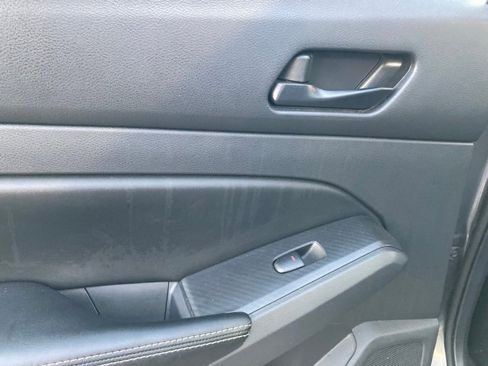 Used 2024 Nissan Altima 2.5 SV image 12