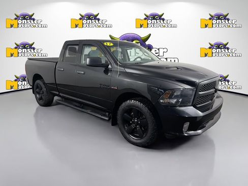 Used 2017 RAM 1500 Express w/ Black Ram 1500 Express Group AWD/4WD image 3