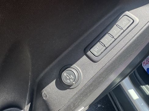 Used 2018 Chevrolet Equinox Premier AWD/4WD image 15