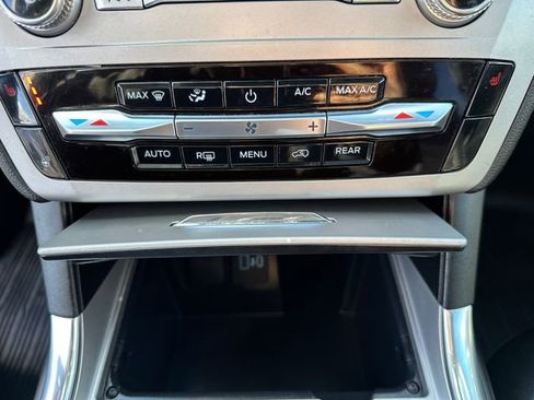 Certified 2022 Ford Explorer XLT w/ Equipment Group 202A image 39