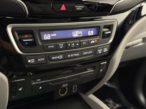 Used 2019 Honda Pilot Touring image 26
