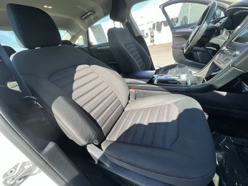 Certified 2018 Ford Fusion SE FWD image 39