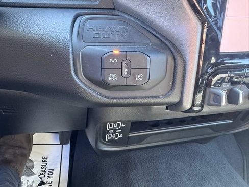 Used 2026 RAM 2500 Laramie AWD/4WD image 30