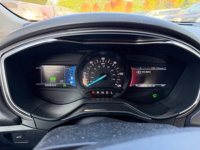 Used 2019 Ford Fusion SE FWD image 12