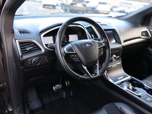 Used 2019 Ford Edge ST w/ Convenience Package image 18