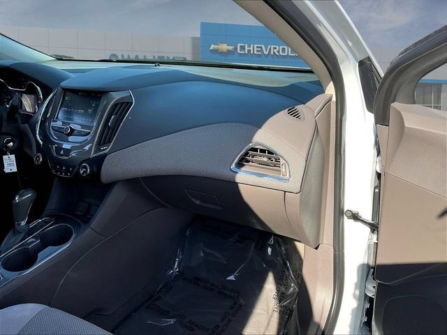 Used 2018 Chevrolet Cruze LT FWD image 28