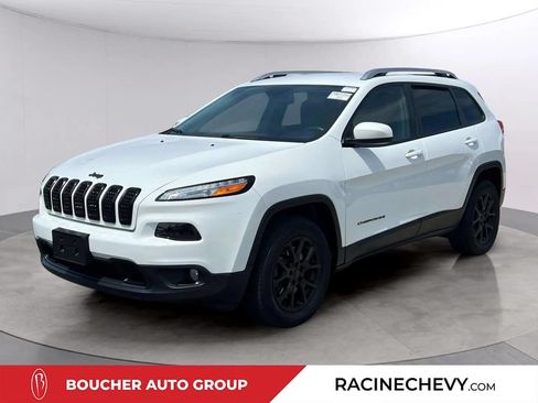 Used 2017 Jeep Cherokee Latitude w/ Cold Weather Group AWD/4WD image 1
