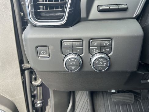 New 2026 GMC Sierra 2500 Denali w/ Denali Reserve Package image 18