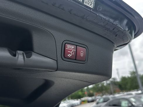 Used 2024 Mercedes-Benz GLE 450e 4MATIC image 22