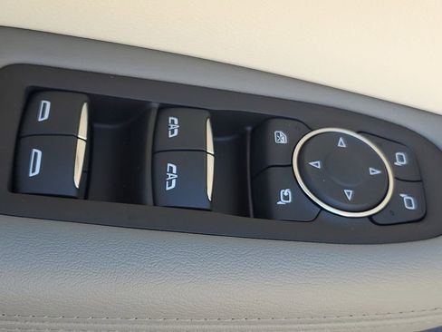 Certified 2023 Cadillac XT6 Premium Luxury image 30