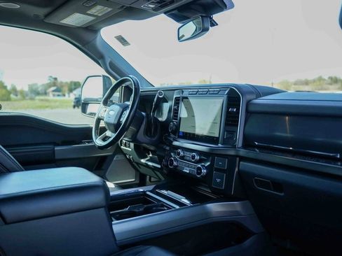Used 2023 Ford F250 Lariat w/ Lariat Ultimate Package AWD/4WD image 13