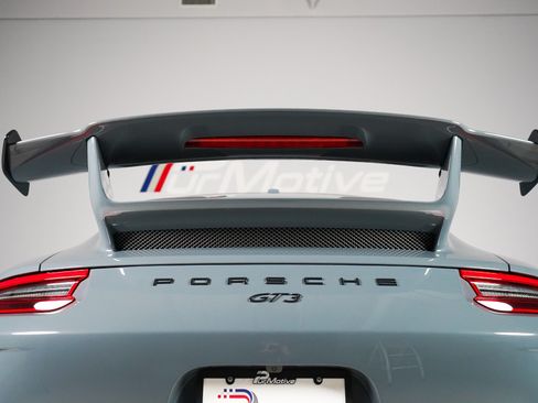 Used 2018 Porsche 911 GT3 RWD image 25