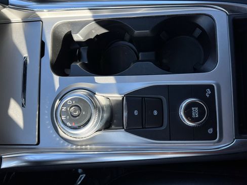 Used 2022 Ford Explorer XLT w/ Equipment Group 202A image 21