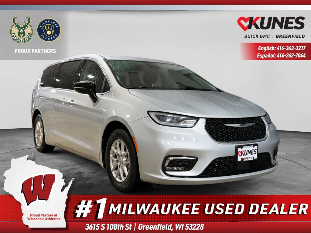 Used 2024 Chrysler Pacifica Touring-L FWD image 1